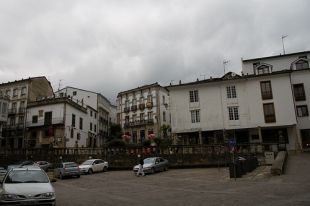 O meirande aparcadoiro de Mondoñedo, a praza da Catedral / Flicrk: jandercito